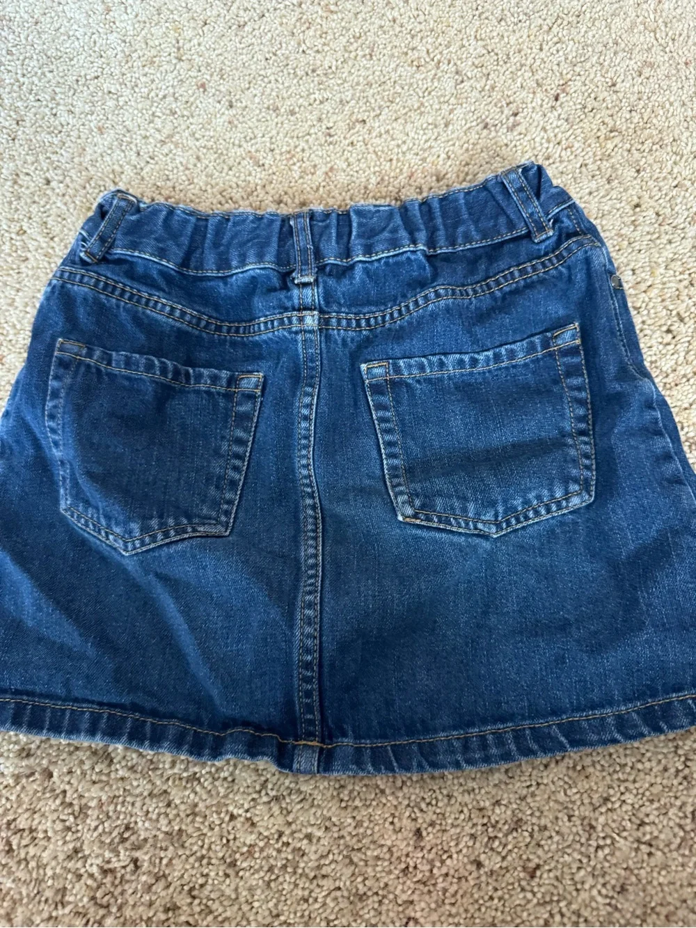 Girls denim skirt 💙
